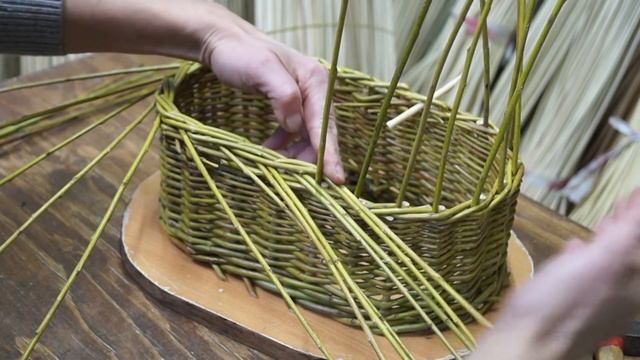 Русская ива. Мастер-класс по плетению корзиночной загибки в 3 пары прутьев.