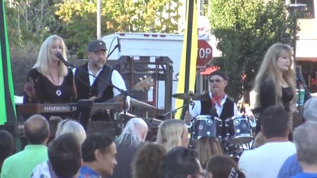 Fleetwood Mask - Over My Head from Palo Alto Concert Series - June 29, 2019 смотреть онлайн