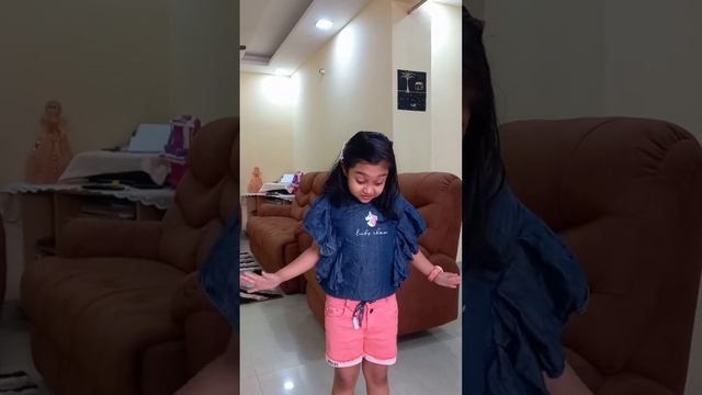 MY TEACHER TOOK MY IPOD ! POEM FOR KIDS . SOURIKA( PIHU) SAHA. смотреть онлайн