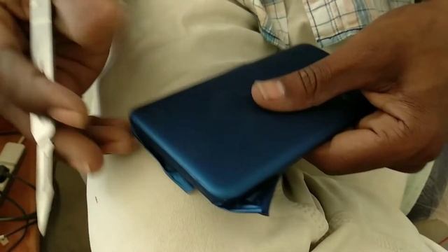 Red mi mobile vinyl wrapping like Apple iPhone | Red mi blue skin installation|/ смотреть онлайн
