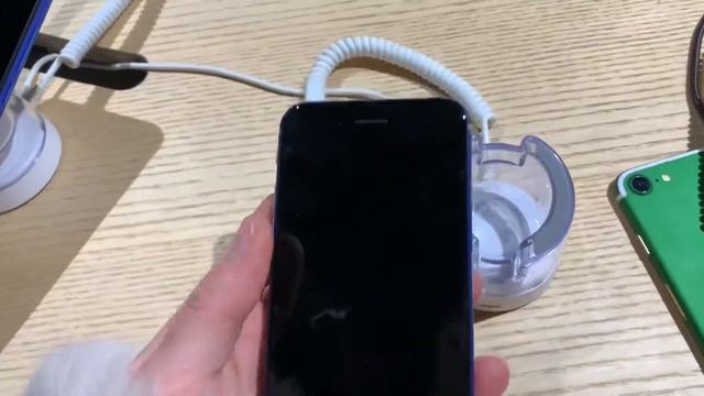 Разноцветные iPhone. Зелёный и синий iPhone смотреть онлайн