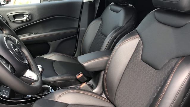 Jeep Compass Limited 1.4 MultiAir 140KM смотреть онлайн