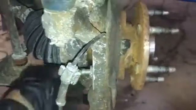 Dodge Ram cómo cambiar el conjunto de rodamiento del frente. смотреть онлайн