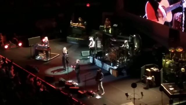 Fleetwood Mac 3 14 19 "Monday Morning" XL Center Hartford CT смотреть онлайн