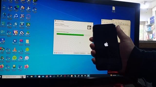 Iphone 8 Bypass 16.7.6 unlock tool with JailBreak Simple Solution смотреть онлайн