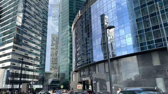 iPhone XS Max in Moscow City смотреть онлайн