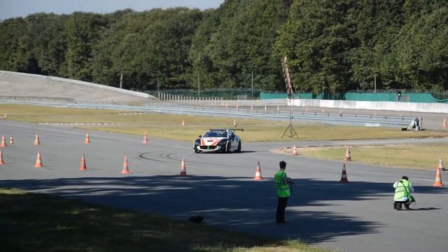 Maserati Gran Turismo Trofeo WHAT A NOISE! смотреть онлайн