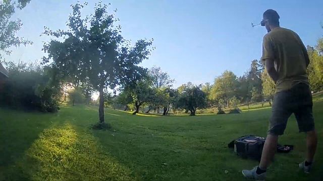 FPV under the apple trees #3 - Mobula7 HD (2019 #243) смотреть онлайн