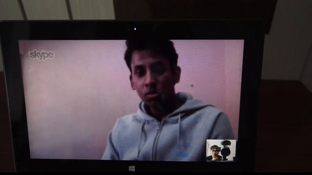 Skype Video Call Demo on Microsoft Surface Tablet - Windows 8 смотреть онлайн