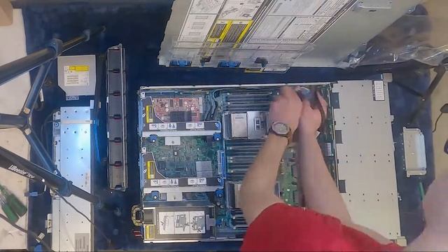 ProLiant DL380p Gen8 upgrade to LFF Drives. смотреть онлайн