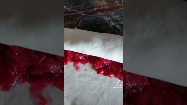 Штрудель с мясом. Рогалик с вишней. Украинская кухня. смотреть онлайн