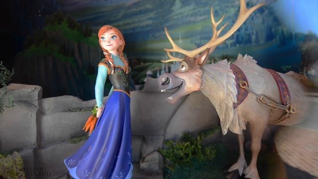 A look at Disneyland's "Frozen"-themed Enchanted Window смотреть онлайн