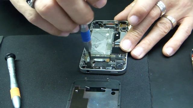 iPhone 4 Cdma front display teardown смотреть онлайн