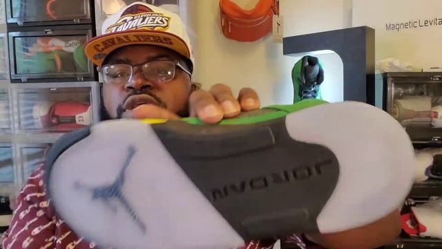 Grab some snacks, we're about to review the Air Jordan 5 "Oregon" смотреть онлайн