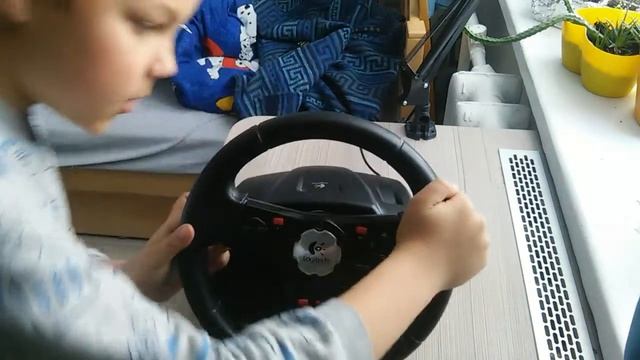 Руль от логитеч (для любых игр) смотреть онлайн