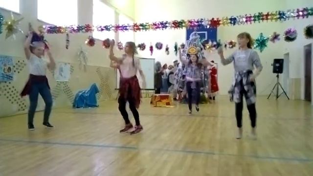 Танец на новый год!