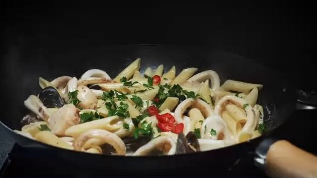 Power Up 3 Unit 2 Cross-cur.