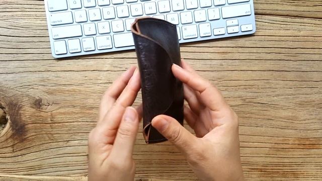 R atelier Magic Mouse Leather Case смотреть онлайн