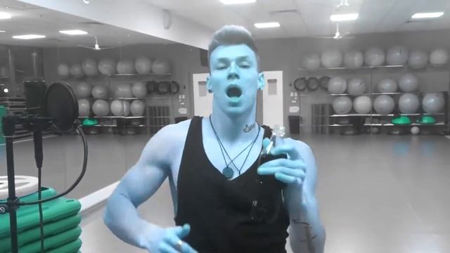 Элджей - Минимал, парень красиво спел кавер, очень классно станцевал под кавер!!!))) смотреть онлайн