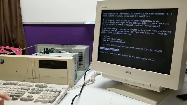 Building a Windows 95 Gaming Machine | Nine смотреть онлайн