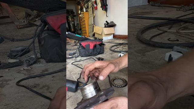 B8 a4 a5 q5 a6 a7 a8 a3 tt q3 hub Audi / vw / wheel bearing replacing b8.5 press mechanic tip trick смотреть онлайн