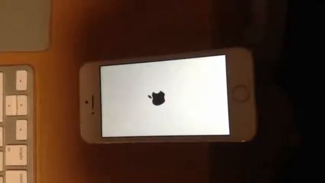 iPhone5s blue screen of death смотреть онлайн