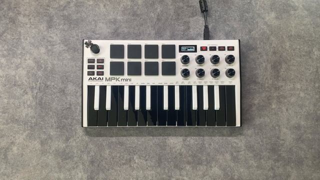 Dr. Dre - The Next Episode (Instrumental Akai MPK mini Cover) смотреть онлайн