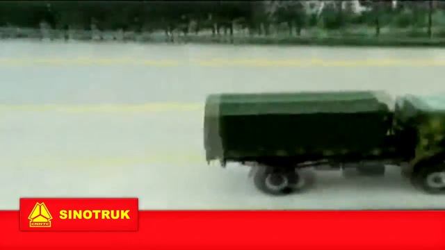 Sinotruk All Wheel Drive Trucks on Military Test Track смотреть онлайн