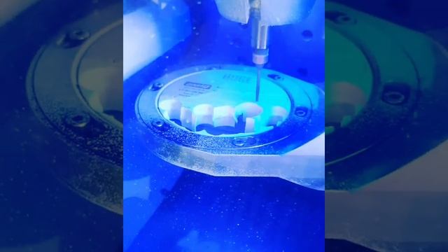 Цирконий от Huge Dental & Coritec 350i смотреть онлайн