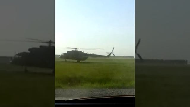 Как взлетает вертолёт? Ответ здесь.