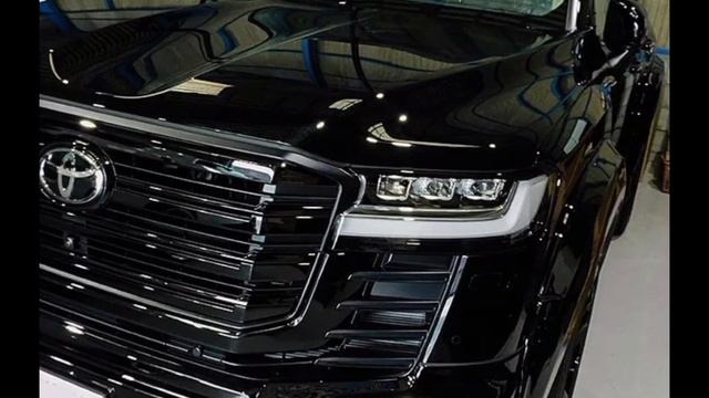 A New 2025 Toyota Land Cruiser 300 was quickly finished with WALD Black Bison смотреть онлайн