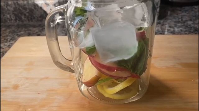 LEMON APPLE MINT INFUSED WATER || DETOX смотреть онлайн