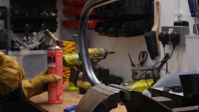 Cutting My Subframe! Yamaha XJR1300 Subframe Seat Hoop - Shoogly Shed Motors Episode 61 смотреть онлайн