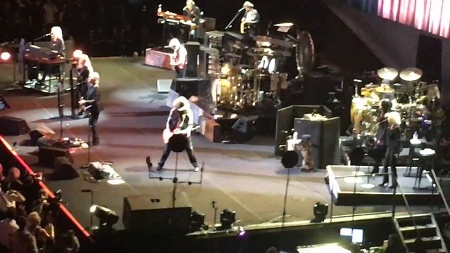 Fleetwood Mac Go Your Own Way смотреть онлайн