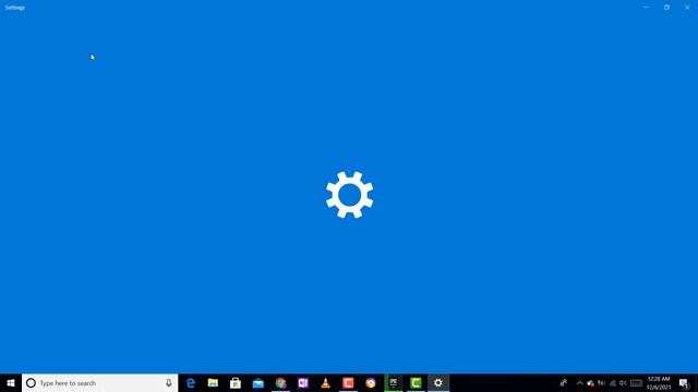 How To Setup Dynamic Lock to Automatically Lock Your Windows 10 PC When You Step Away смотреть онлайн