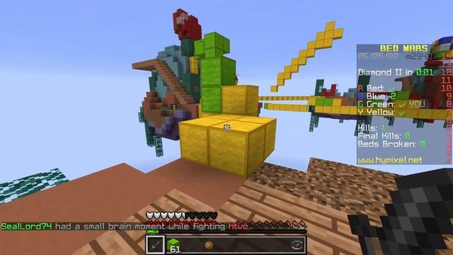 Playing bedwars with the weirdest mouse EVER смотреть онлайн