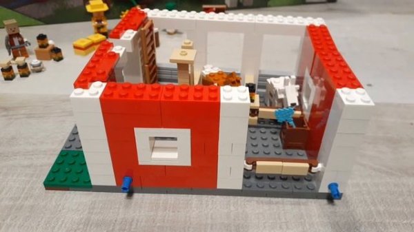 Lego Minecraft Red Barn Construction