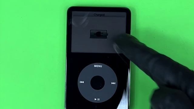 Opening a brand new iPod Video. смотреть онлайн