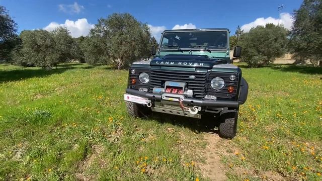 LAND ROVER Defender 90 2.4 TD4 N1 смотреть онлайн