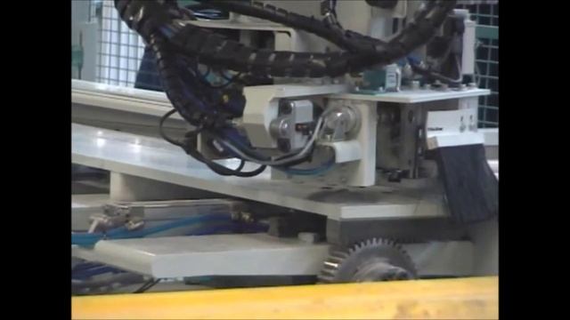 Nr 11 Portal gasket inserting machine for window frames смотреть онлайн