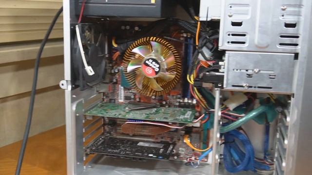 Windows XP 20th Anniversary - Building An Awesome Gaming PC From 2004 смотреть онлайн