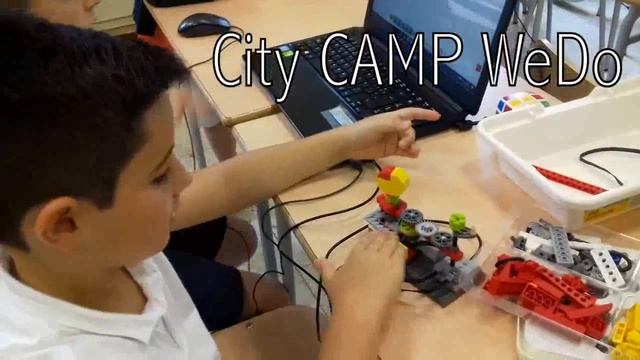 Inventor LAB: City Camp, Lego WeDo en Camp Tecnológico смотреть онлайн