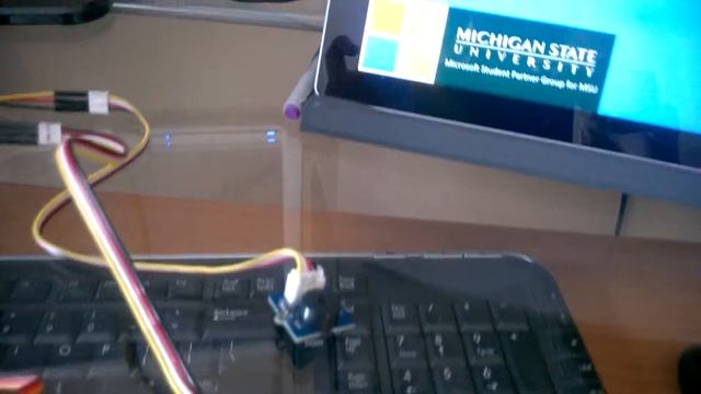 Windows Universal App controlling a Spark Core IoT device смотреть онлайн