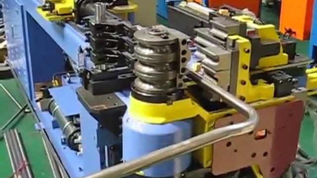 Автоматический трубогиб YLM CNC30 3 стека с оснасткой смотреть онлайн