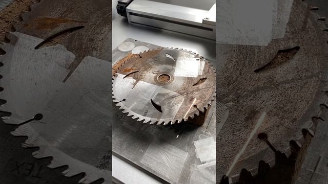 Pulse laser cleaning machine: remove rust on saw blade surface. смотреть онлайн