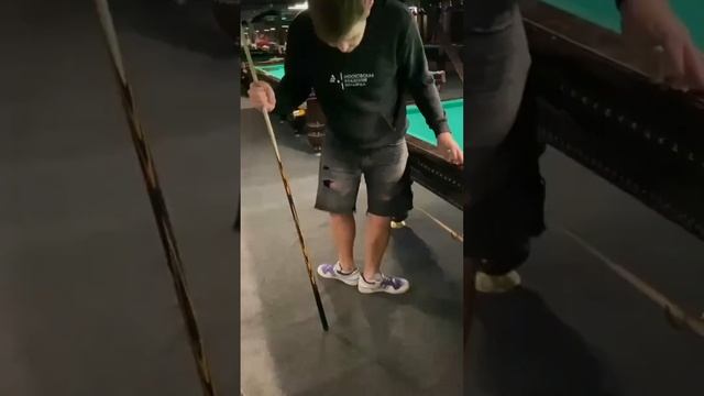 Как всегда забивать в бильярде? Секрет стойки! смотреть онлайн