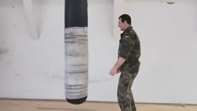 Удар наотмашь с реверсом. Система А.А. Кадочникова. смотреть онлайн
