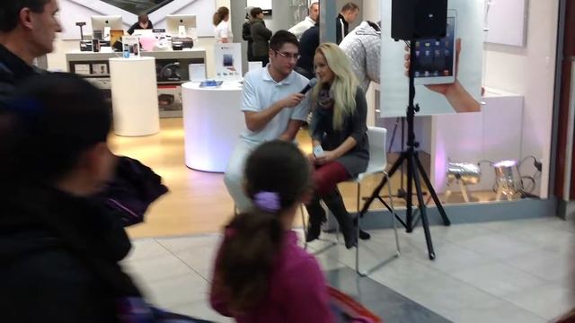 Lucia Molnárová vs. iEnjoy | Apple Premium Reseller смотреть онлайн