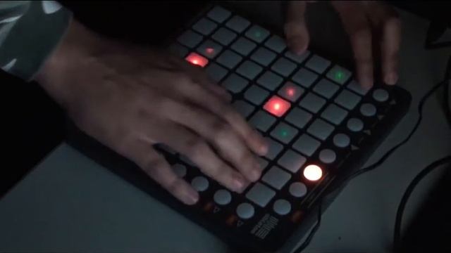 Angel Vazquez plays "First of the Year" using the Launch Pad at Miller Metro. смотреть онлайн
