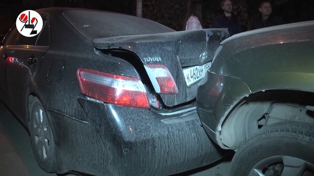 "Поло" споткнулся о "четырку" и собрал 3 тачки смотреть онлайн